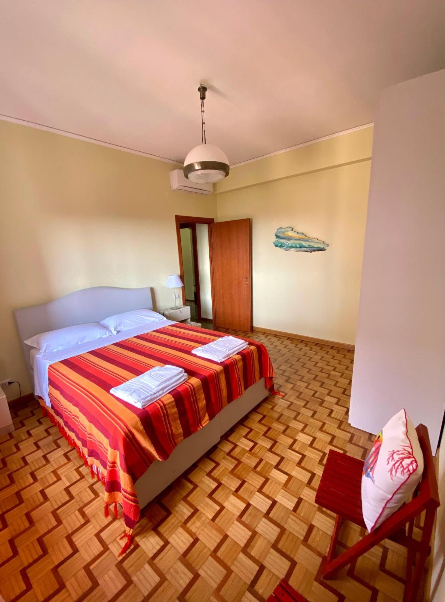 Casa Mar - Elegant Apartment With Pool And Panoramic Terrace In The Heart Of Sorrento Esterno foto